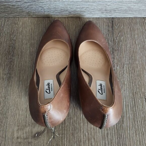 Clarks "Azizi Isis" Narrative Collection Taupe Leather Wedge Pump Women's Size 6 - Picture 6 of 10